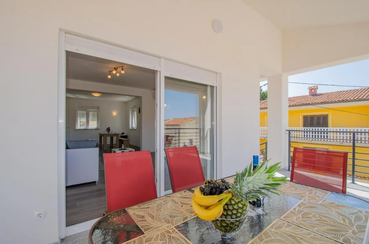Apartment Villa Alexandria Ližnjan