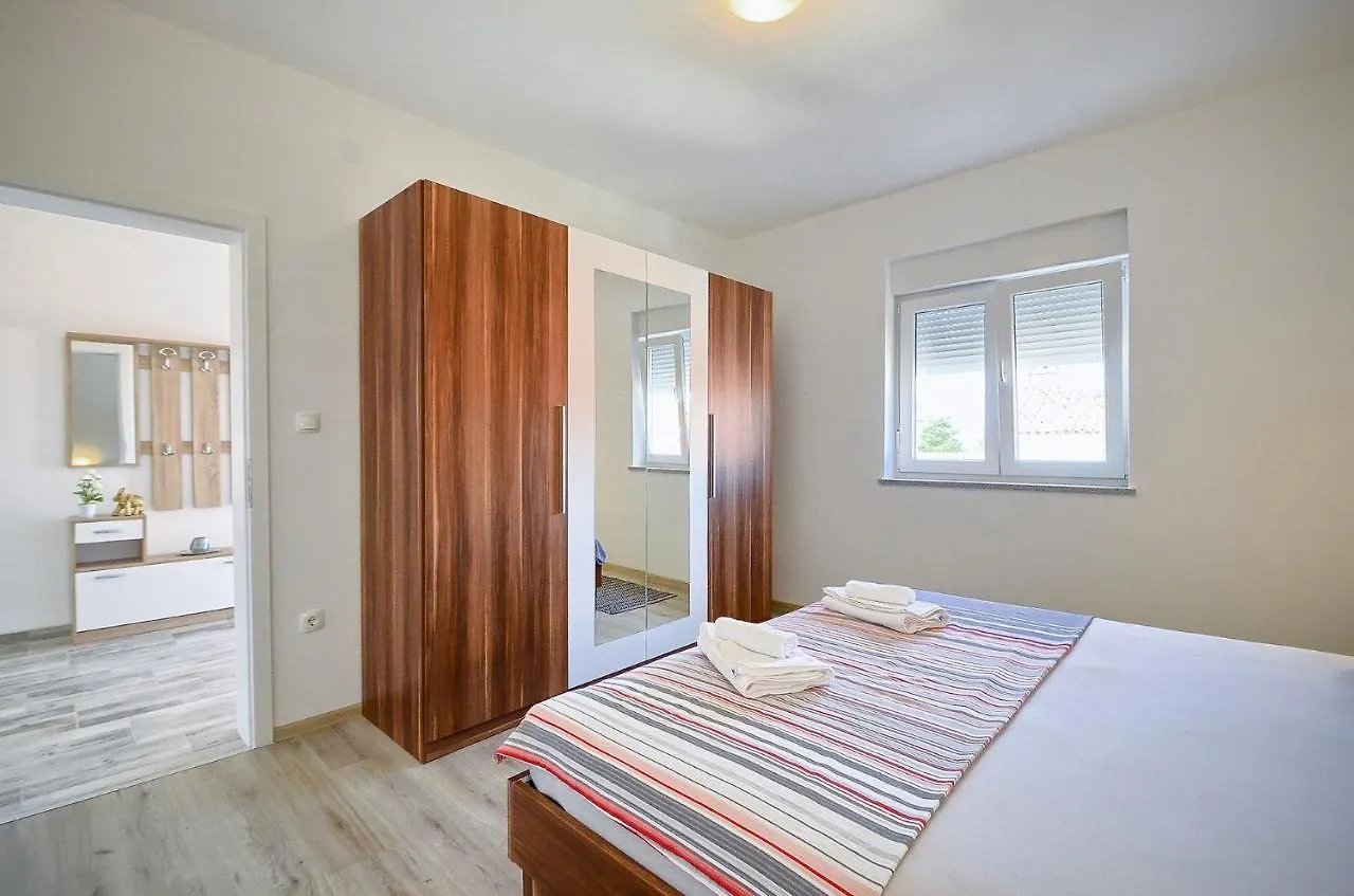 Villa Alexandria Ližnjan Apartment