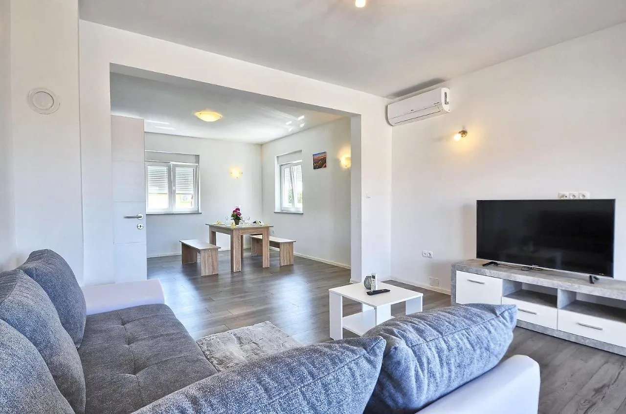 Apartment Villa Alexandria Liznjan