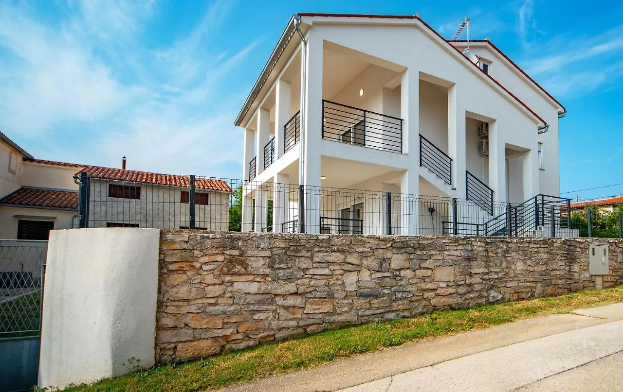 Villa Alexandria Liznjan Apartment